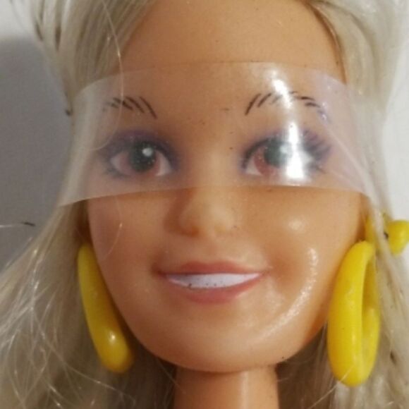 Barbie estate sale find. - Picture 4 of 9